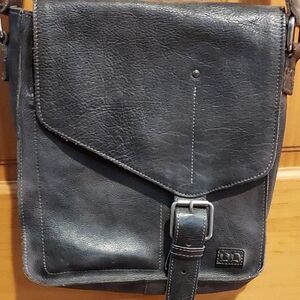 Wimens Black Leather Crossbody Bag